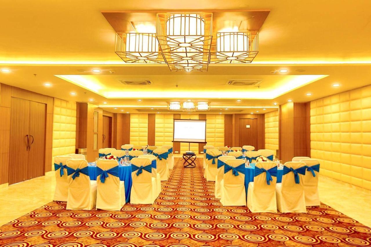 The Fern Residency Noida Hotel Kültér fotó