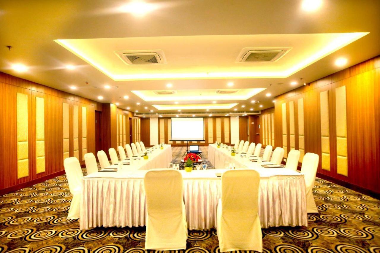 The Fern Residency Noida Hotel Kültér fotó