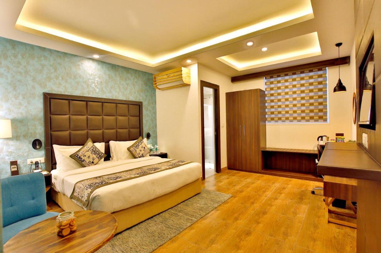 The Fern Residency Noida Hotel Kültér fotó