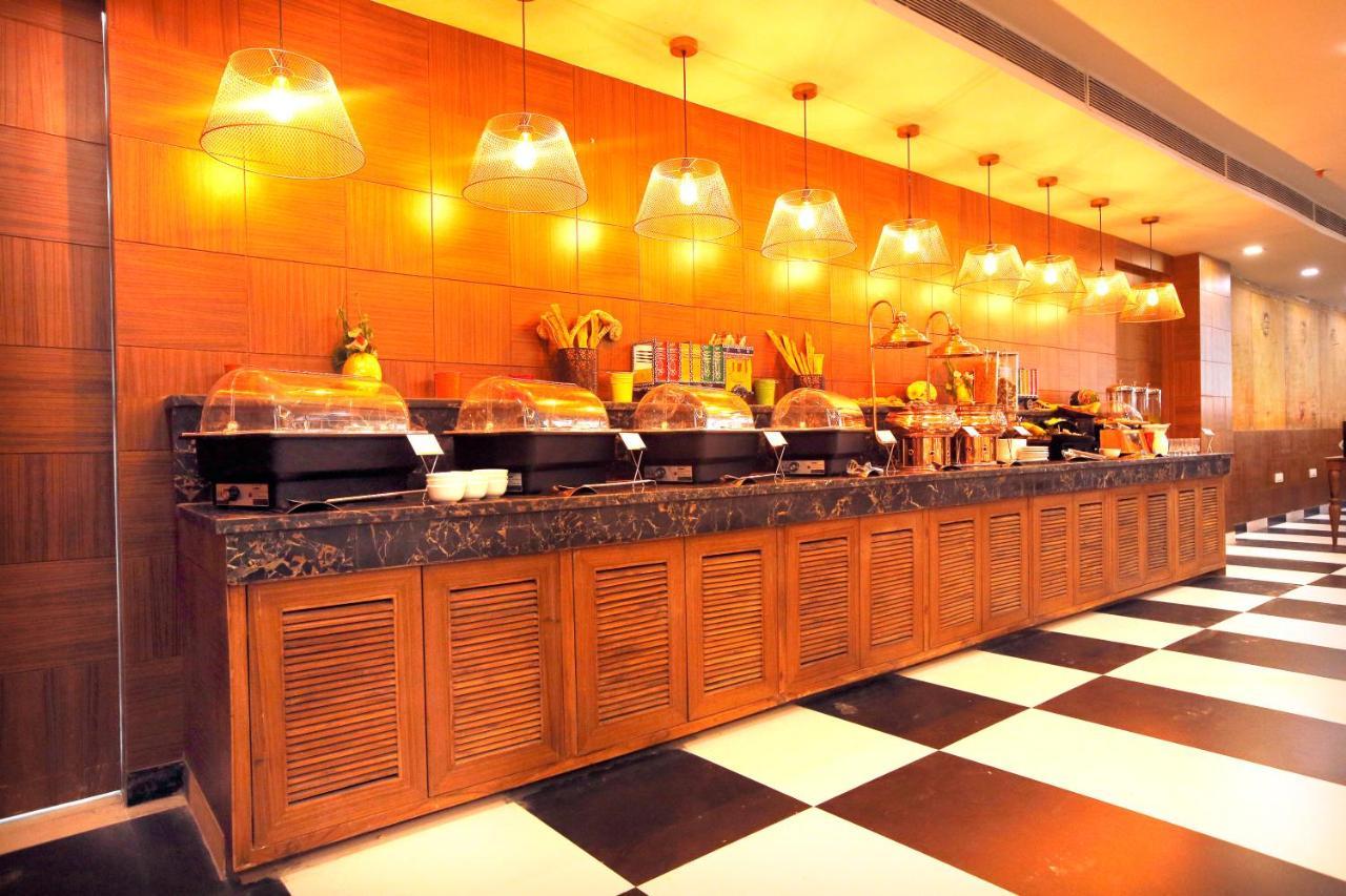 The Fern Residency Noida Hotel Kültér fotó