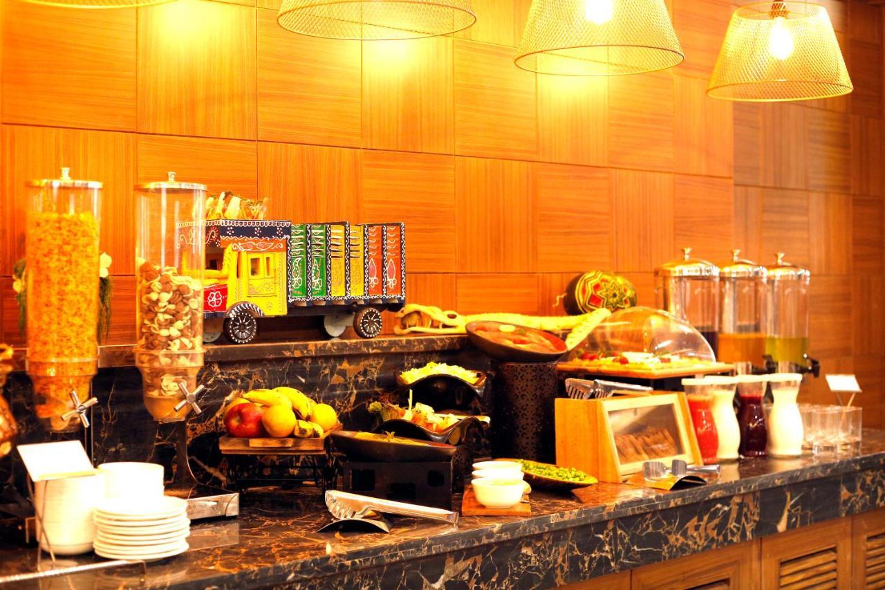 The Fern Residency Noida Hotel Kültér fotó